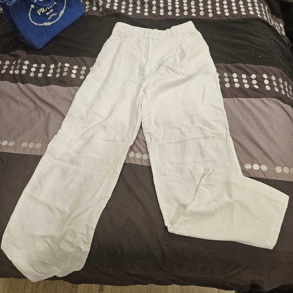 Aritzia Effortless Pants - Linen in white **Fit like a 4 maybe 4-6** - Picture 1 of 6